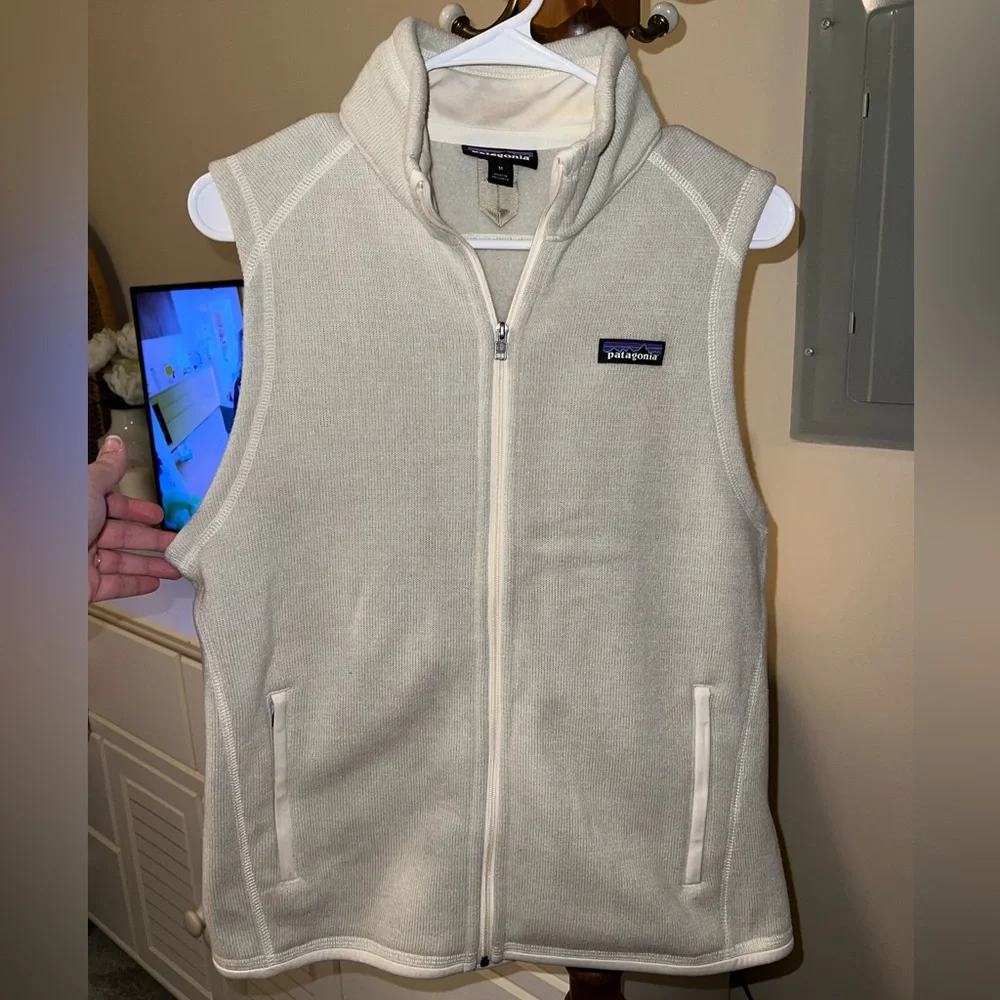 Patagonia Off-White Fleece Vest - Picture 2 of 14